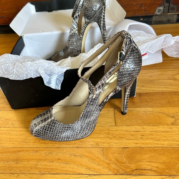 Snakeskin platform heel b/w - Picture 3 of 4